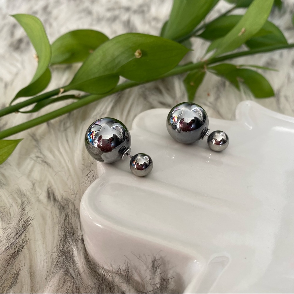 Fashion earrings